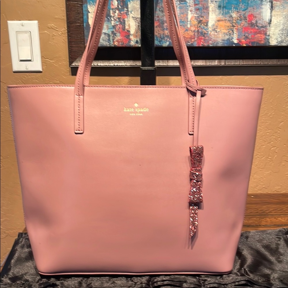 Kate Spade Seton Drive Karla Rose Pink Smooth Leather with Bow EUC